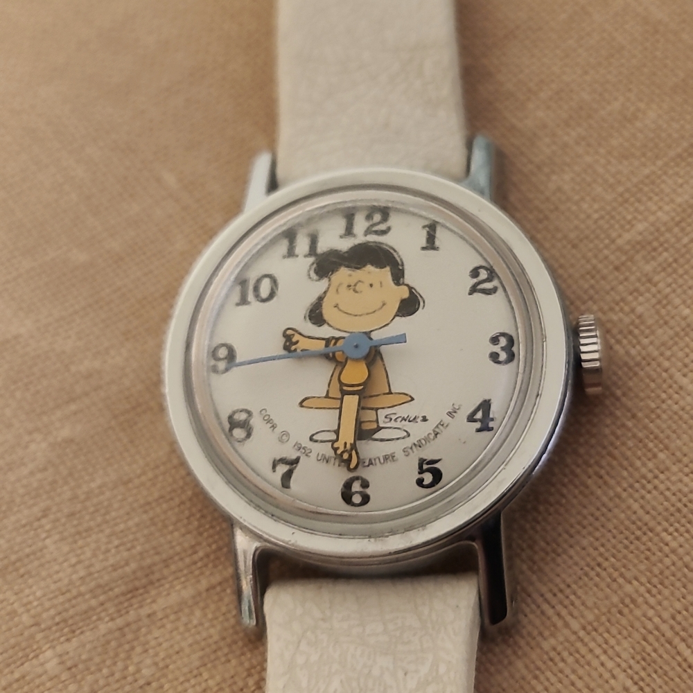 Lucy Peanuts Windup Charles Schultz 1952 United Feature Syndicate Wrist Watch